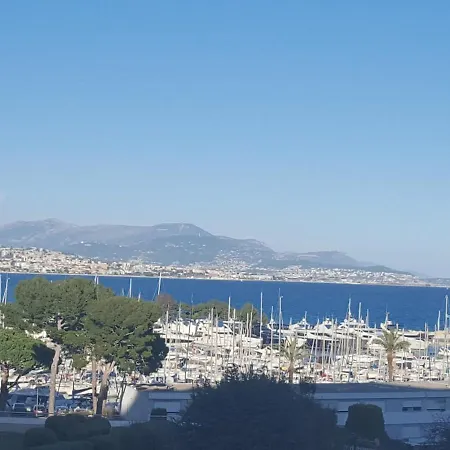 Climatise Avec Garage A Loubet - Fr-1-252a-35 דירה *